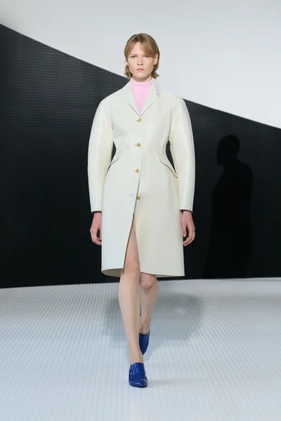 Look 13